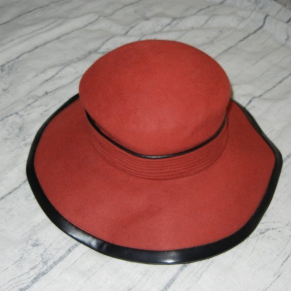 B Michael New York Felt Hat Red with black leather trim - Picture 1 of 5